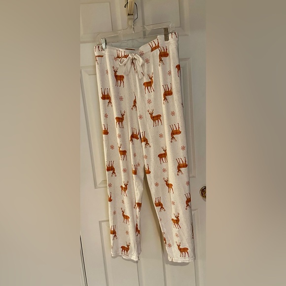 Joyspun Cream colored Sleep Pants with Orange Deer print - Picture 1 of 5